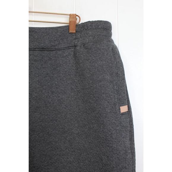 Lunya Restore Double Faced Gray Quilted Elastic Waist Shorts Size XL NWOT - Picture 2 of 5